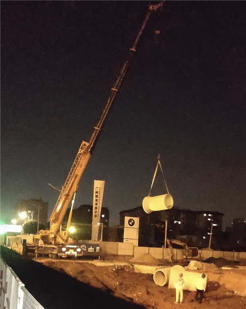 桦川县“弯臂矫正”—— 吊车的 “形变补偿” 技术